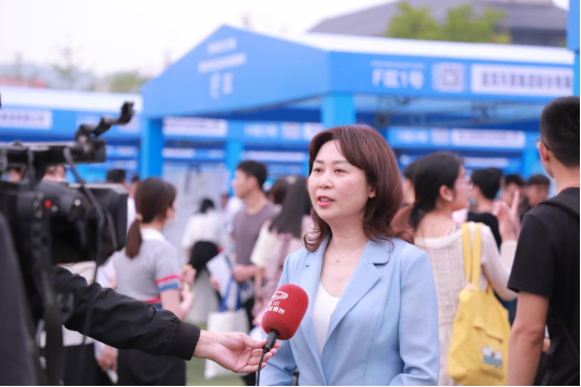 230515參加四川省2023屆高校畢業(yè)生宜賓專場(chǎng)招聘會(huì)489.png